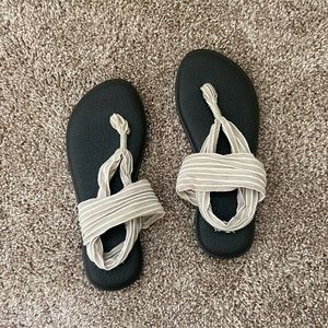 (Brand new) Sanuk sandals